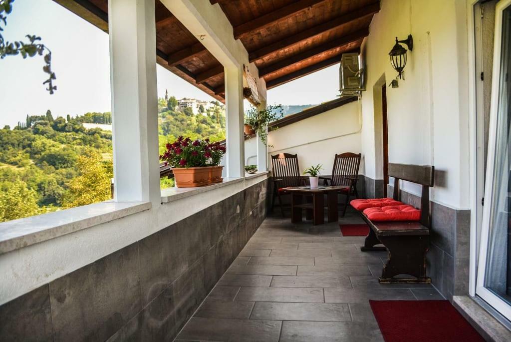 Guest House Most Buzet Buitenkant foto